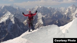 Альпинисты на Эвересте