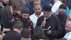 В Тбилиси противники ЛГБТ столкнулись с протестующими против власти В Тбилиси противники ЛГБТ столкнулись с протестующими против власти