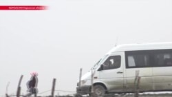 В кыргызской деревне родители купили детям школьный автобус В кыргызской деревне родители купили детям школьный автобус