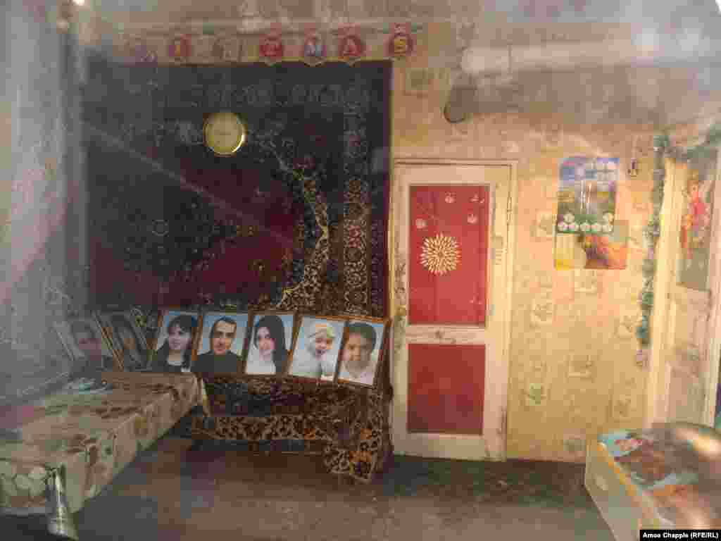 Прихожая дома, в котором было совершено убийство семьи Аветисян