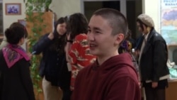 Асия Тулесова и Бейбарыс Толымбеков вышли из СИЗО после 15 суток ареста Асия Тулесова и Бейбарыс Толымбеков вышли из СИЗО после 15 суток ареста