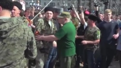 Мэр Москвы наградил атамана, чьи люди 5 мая били демонстрантов Мэр Москвы наградил атамана, чьи люди 5 мая били демонстрантов