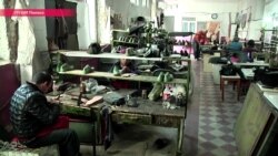 "Смотрите, с кем вы воюете": как Минобороны Грузии пытается закрыть фабрику инвалидов-обувщиков "Смотрите, с кем вы воюете": как Минобороны Грузии пытается закрыть фабрику инвалидов-обувщиков