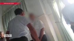 Чиновник избивает директоров школ: громкая история из Узбекистана Чиновник избивает директоров школ: громкая история из Узбекистана