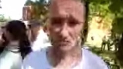 "В 10 вечера шикарно покормили: видимо, начальство приехало": рассказ человека, который провел трое суток в СИЗО на Окрестина "В 10 вечера шикарно покормили: видимо, начальство приехало": рассказ человека, который провел трое суток в СИЗО на Окрестина