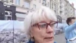 "Вчера выходил мой сын, а сегодня вышла я". Что говорят люди, которые встают в живую цепь в Минске "Вчера выходил мой сын, а сегодня вышла я". Что говорят люди, которые встают в живую цепь в Минске