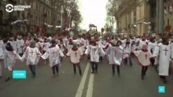 Почему СМИ неправильно называют Рождество "католическим" или "православным" Почему СМИ неправильно называют Рождество "католическим" или "православным"