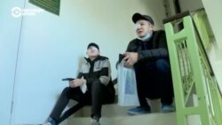 Десятки кыргызстанцев получили травмы глаз из-за светошумовых гранат на митингах 5 октября Десятки кыргызстанцев получили травмы глаз из-за светошумовых гранат на митингах 5 октября