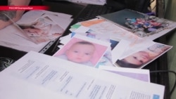 "Заболевание, несовместимое с опекунством". Как у женщины, удалившей грудь, отобрали детей "Заболевание, несовместимое с опекунством". Как у женщины, удалившей грудь, отобрали детей