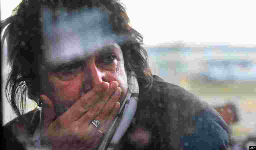 Аэропорт «Пулково» в Санкт-Петербурге. Родственники и друзья погибших