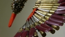 Художник Федерико Урибе делает скульптуры и картины ... из пуль Художник Федерико Урибе делает скульптуры и картины ... из пуль