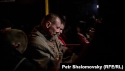 Captive exange between Donetsk and Kiev photo Petr Schelomovsky