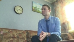 Последователь Свидетелей Иеговы рассказал, как его вывозили в лес и били током Последователь Свидетелей Иеговы рассказал, как его вывозили в лес и били током