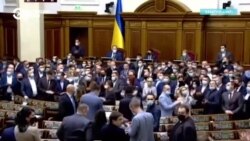 Почему в Украине депутаты отказываются голосовать за закон Зеленского Почему в Украине депутаты отказываются голосовать за закон Зеленского