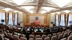 300 долларов в месяц и льготы, которых никто не видел: как живут депутаты в Кыргызстане 300 долларов в месяц и льготы, которых никто не видел: как живут депутаты в Кыргызстане