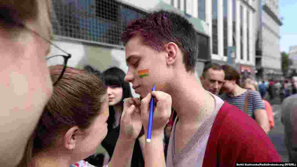 У противников марша полиция изъяла балаклавы, пиротехнические средства и медицинские маски