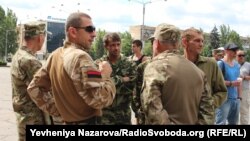 Члены "Правого Сектора" на митинге в Запорожье