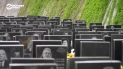 Как в Украине хоронят убитых из-за вторжения России Как в Украине хоронят убитых из-за вторжения России