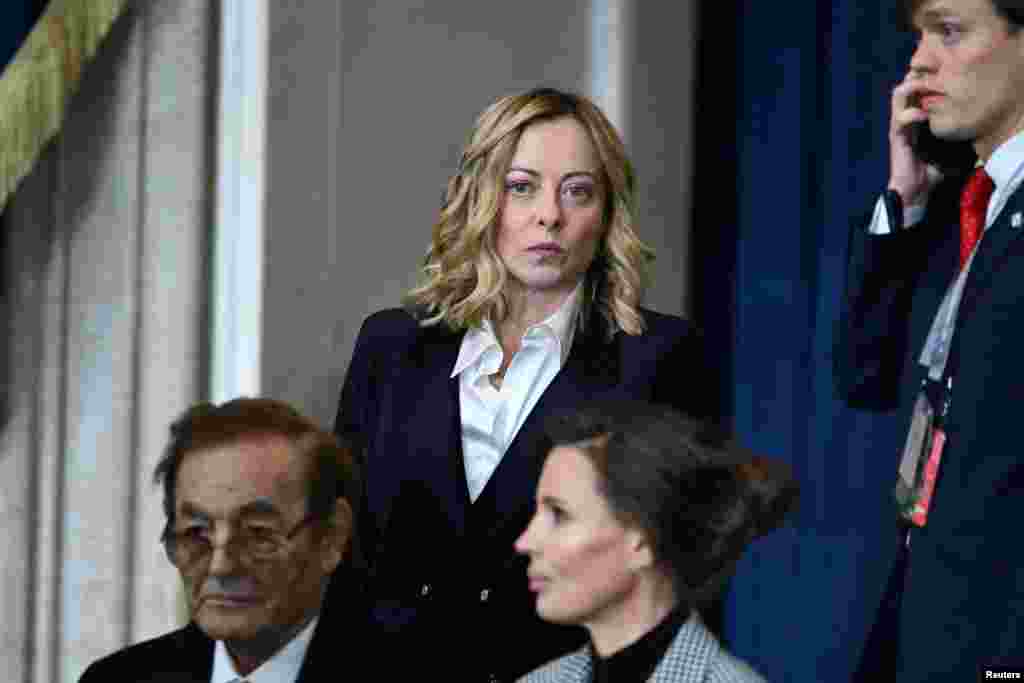 Зарубежных лидеров власти США обычно не приглашают, но Трамп нарушил эту традицию и разослал приглашения. В частности, на церемонию прибыла премьер-министерка Италии Джорджия Мелони.  Также на инаугурацию прибыл президент Аргентины Хавьер Милей.