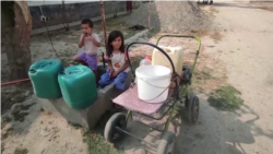 Жители сел в Таджикистане страдают от нехватки питьевой воды Жители сел в Таджикистане страдают от нехватки питьевой воды