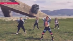 Как в России "духовные скрепы" защищают Как в России "духовные скрепы" защищают