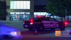 Сторонники "ИГ" открыли огонь на антиисламской выставке в Техасе Сторонники "ИГ" открыли огонь на антиисламской выставке в Техасе