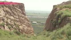 В Таджикистане юноша и девушка спрыгнули со скалы, когда им запретили жениться В Таджикистане юноша и девушка спрыгнули со скалы, когда им запретили жениться