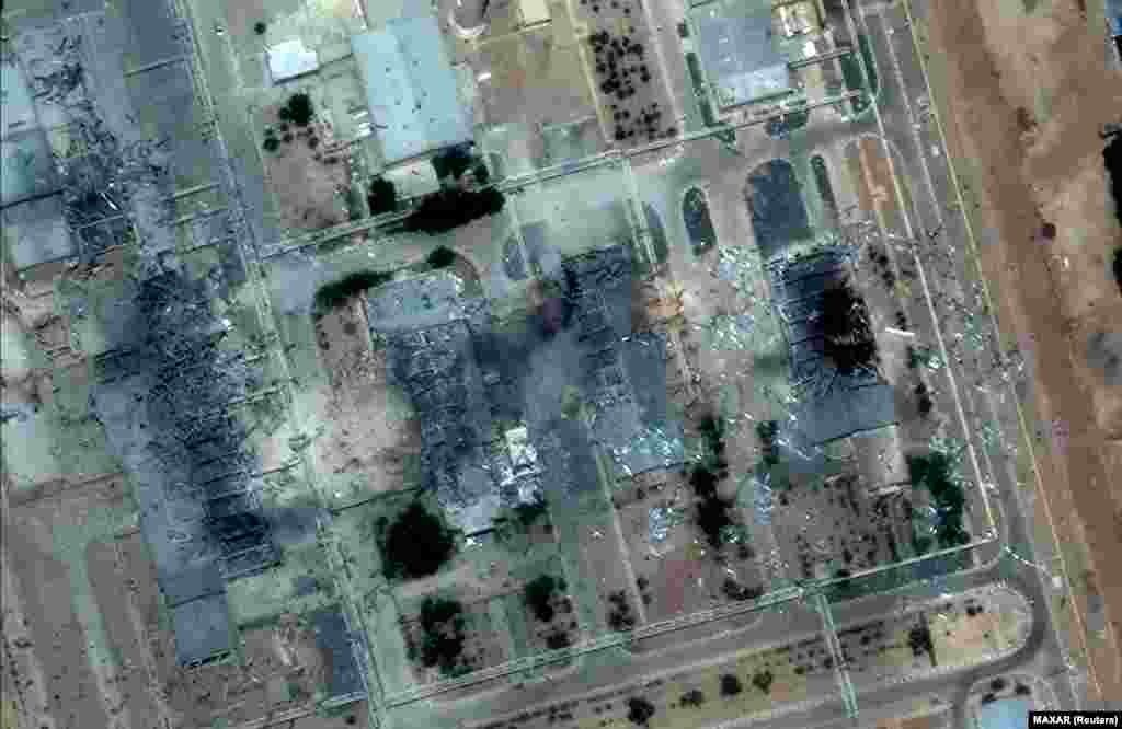 Официально завод называется (Исфаханский ядерный технологический центр). На снимке от 22 июня видны разрушения наземной инфраструктуры