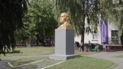 Ленин жил, жив и будет жить: несколько украинских сел избежали декоммунизации Ленин жил, жив и будет жить: несколько украинских сел избежали декоммунизации