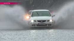 Самая опасная дорога в Кыргызстане: сели, камнепады и бассейн на проезжей части Самая опасная дорога в Кыргызстане: сели, камнепады и бассейн на проезжей части