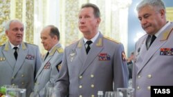 Глава Нацгвардии Виктор Золотов и глава МВД Виктор Колокольцев с коллегами