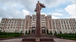 Под флагом России: как живет непризнанная "Приднестровская Молдавская Республика" Под флагом России: как живет непризнанная "Приднестровская Молдавская Республика"