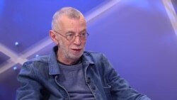 Рубинштейн: "Сейчас все гибридное: гибридные войны, гибридная идеология" Рубинштейн: "Сейчас все гибридное: гибридные войны, гибридная идеология"