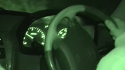 Двое в окопах под Угледаром. Как пара военных ВСУ отслеживает выстрелы артиллерии России и вычисляет, куда нужно бить украинцам Двое в окопах под Угледаром. Как пара военных ВСУ отслеживает выстрелы артиллерии России и вычисляет, куда нужно бить украинцам