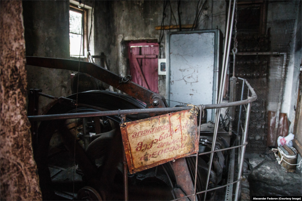 После нескольких аварий с летальным исходом некоторые трассы пришлось закрыть. Сейчас постоянно действуют лишь четыре маршрута 