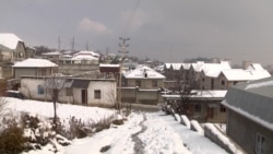 У жильцов таджикского поселка требуют покинуть дома, построенные на газопроводе. Эти земли им продали власти У жильцов таджикского поселка требуют покинуть дома, построенные на газопроводе. Эти земли им продали власти