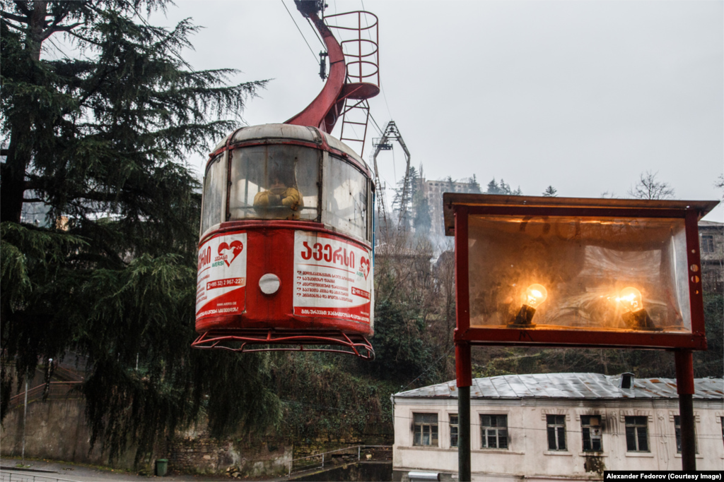 Всего в Чиатуре было построено 17 канатных дорог. В условиях местного горного рельефа это был единственно возможный транспорт 