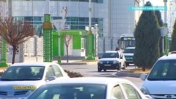 Полиция в столице Туркменистана останавливает женщин за рулем и отбирает у них водительские права Полиция в столице Туркменистана останавливает женщин за рулем и отбирает у них водительские права