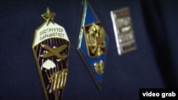 Скриншот из репортажа "Вестей" о награждении 10 мая 2017 года