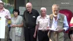 Акция в защиту Олега Сенцова в Праге Акция в защиту Олега Сенцова в Праге