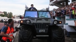 Марадона в Бресте: получил дорогой перстень и пообещал построить стадион имени арабского шейха Марадона в Бресте: получил дорогой перстень и пообещал построить стадион имени арабского шейха