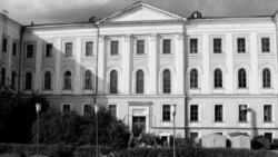 В Твери убрали таблички в память расстрелянных НКВД поляках и советских гражданах В Твери убрали таблички в память расстрелянных НКВД поляках и советских гражданах