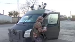 "Это целое тревел-шоу — вас забрать!" Отчаянные полицейские эвакуируют жителей Курахово и окрестностей с линии фронта