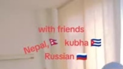 Пракаш Пахари с соседями по больничной палате Пракаш Пахари с соседями по больничной палате