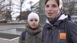 "Никто не наладит жизнь - надо Сталина!" "Никто не наладит жизнь - надо Сталина!"