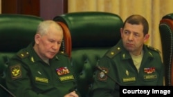 Генерал Москалик на фото справа