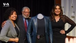 Костюм Оливии Бенсон из сериала "Закон и порядок" передали Смитсоновскому музею Костюм Оливии Бенсон из сериала "Закон и порядок" передали Смитсоновскому музею