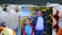 В Колывани двое детей упали в яму с водой и утонули. Жители вышли на стихийный митинг В Колывани двое детей упали в яму с водой и утонули. Жители вышли на стихийный митинг