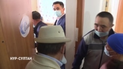 Дворников в Нур-Султане прививали в кабинете директора: как это было Дворников в Нур-Султане прививали в кабинете директора: как это было