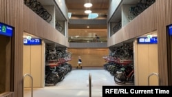 Велопаркинг на вокзале в Утрехте